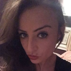 Meet your Posher, Corinne